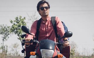 Panchayat Season 3: Jitendra Kumar Returns As Abhishek Tripathi Looking Dashing On His Bike | First Look OUT